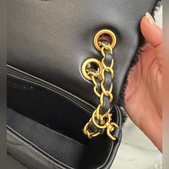 CHANEL Shearling Teddy Lambskin Black Medium Flap Bag - Picture 10 of 16